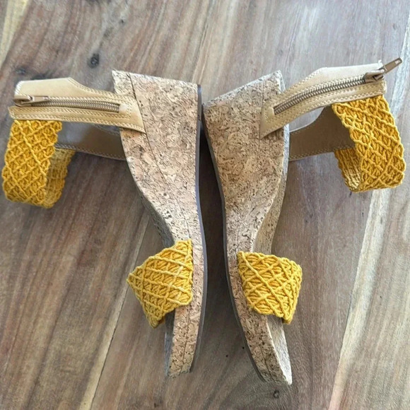 Lucky Brand | Kierony Crocheted Wedges | Golden Yellow | size 7.5 - Picture 3 of 9
